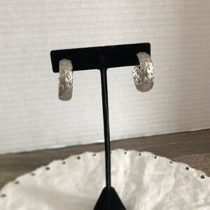Vtg Silver Tone Basketweave Hoop Clip On Earrings